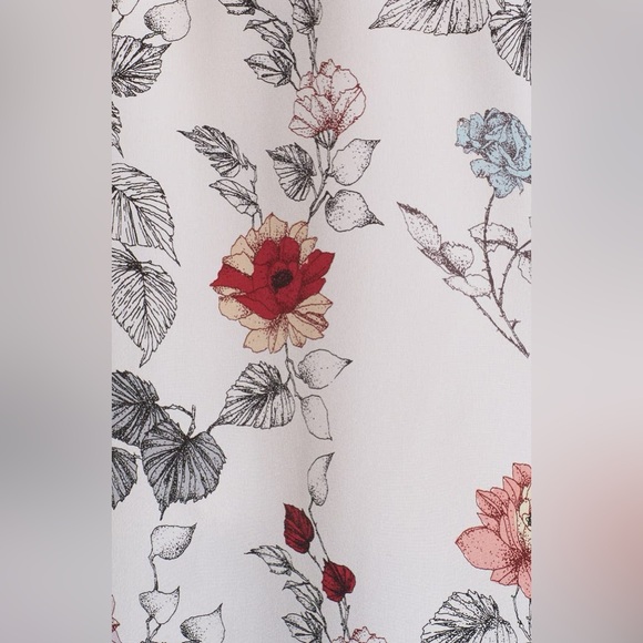 Equipment Adalyn 100% Silk White Red Floral Blouse MEDIUM - Picture 5 of 12
